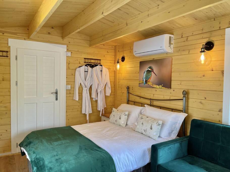 Willow Tree Lodge - Cosy Lodge In The Heart Of The Kent Countryside Littlebourne Exterior foto